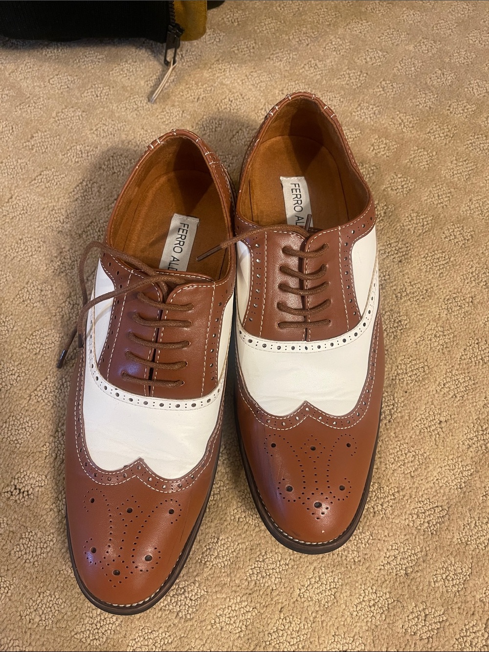 Ferro Aldo Men's Two-Tone Brown and White Wingtip Derby Shoes